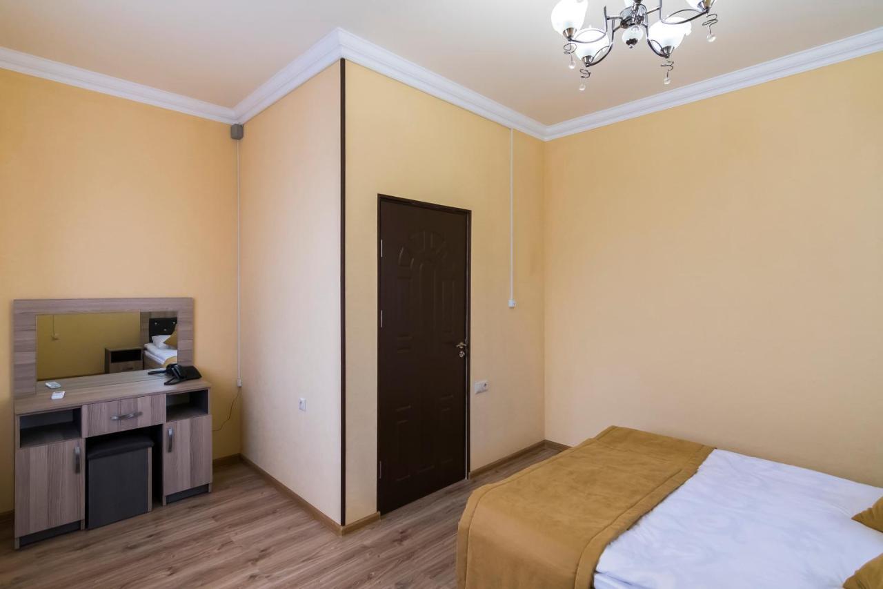 Afa Hotel & Guest House Ереван Екстериор снимка