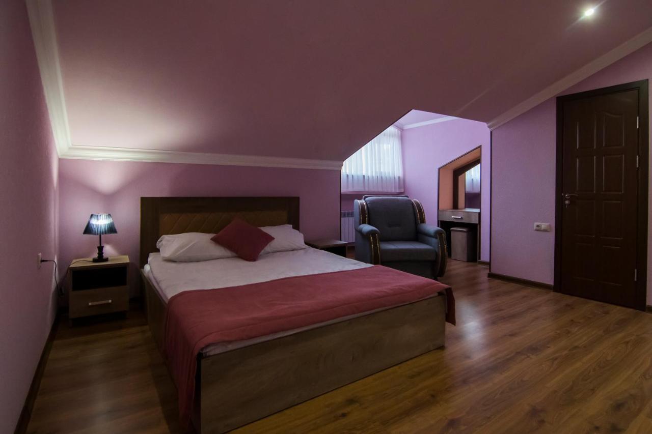 Afa Hotel & Guest House Ереван Екстериор снимка