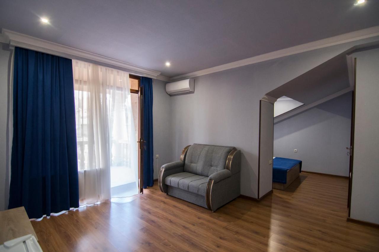 Afa Hotel & Guest House Ереван Екстериор снимка