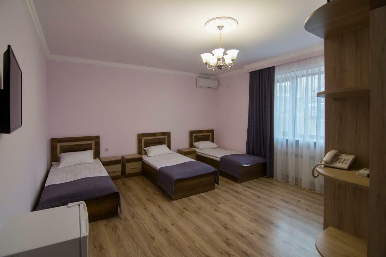Afa Hotel & Guest House Ереван Екстериор снимка