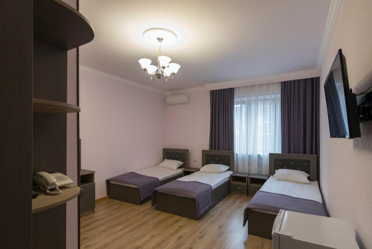 Afa Hotel & Guest House Ереван Стая снимка